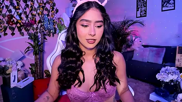 Snapshot of Danielacossio chatting on March 4, 3:45 am Danielacossio online show from March 4, 3:45 am