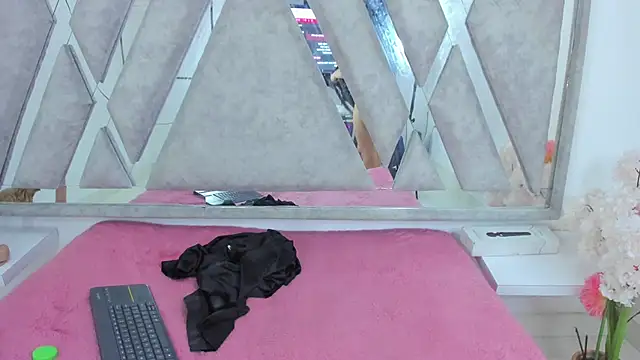 Annie9  online show from January 22, 10:26 pm