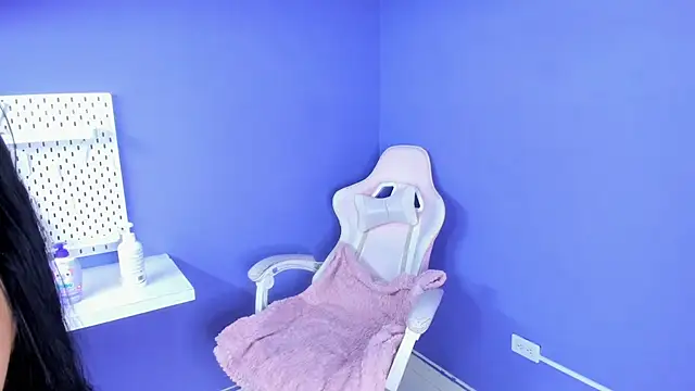 Annie9  online show from October 4, 3:26 am