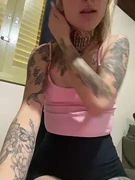 hotskinny1 online show from December 11, 5:37 pm