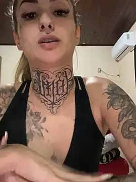 hotskinny1 online show from December 18, 9:29 pm