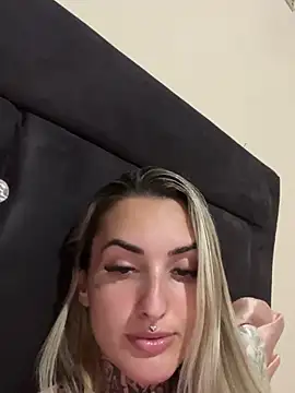 hotskinny1 online show from February 14, 4:41 pm