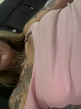 hotskinny1 online show from March 9, 2:07 am