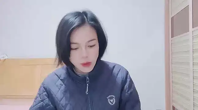 Linda-LL online show from December 17, 1:29 am
