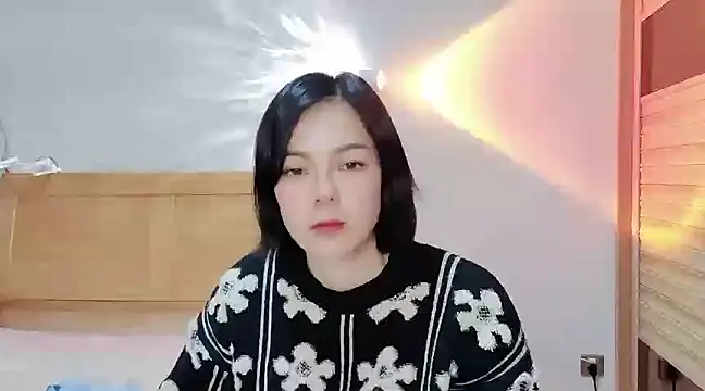 Linda-LL online show from December 18, 1:02 pm