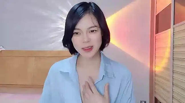 Linda-LL online show from December 24, 6:11 am