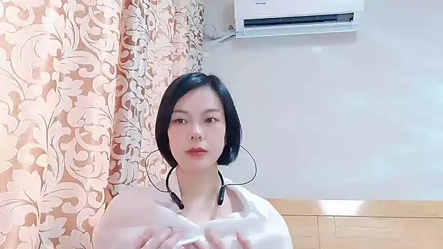 Linda-LL online show from December 29, 7:06 am