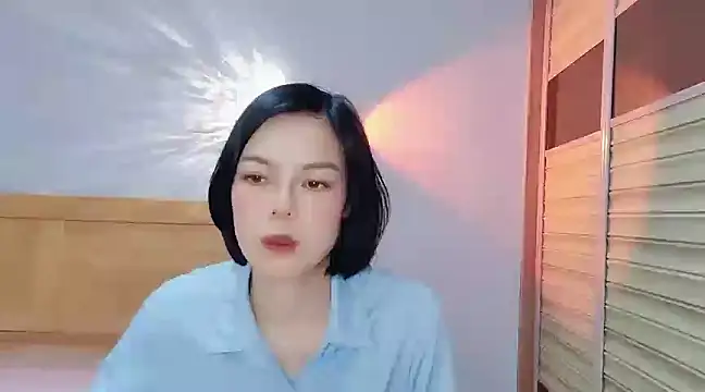 Linda-LL online show from January 4, 12:05 pm