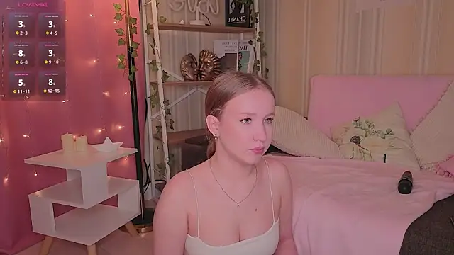 ms evasweet online show from October 8, 1:31 pm