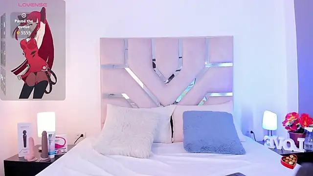 Thayler jones online show from September 25, 11:14 am