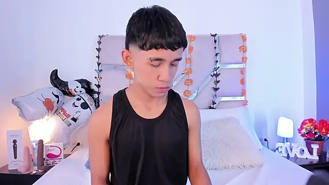 Thayler jones online show from October 12, 11:20 am