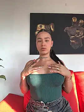 paisitahot1975 online show from January 10, 9:31 pm