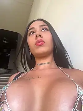paisitahot1975 online show from January 31, 7:18 pm