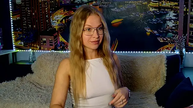 Snapshot of pusyavykusya chatting on October 7, 10:34 am pusyavykusya online show from October 7, 10:34 am