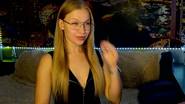 Snapshot of pusyavykusya chatting on October 14, 7:14 pm pusyavykusya online show from October 14, 7:14 pm