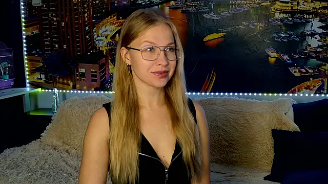 Snapshot of pusyavykusya chatting on October 17, 10:29 am pusyavykusya online show from October 17, 10:29 am