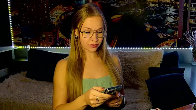 Snapshot of pusyavykusya chatting on November 1, 8:00 pm pusyavykusya online show from November 1, 8:00 pm