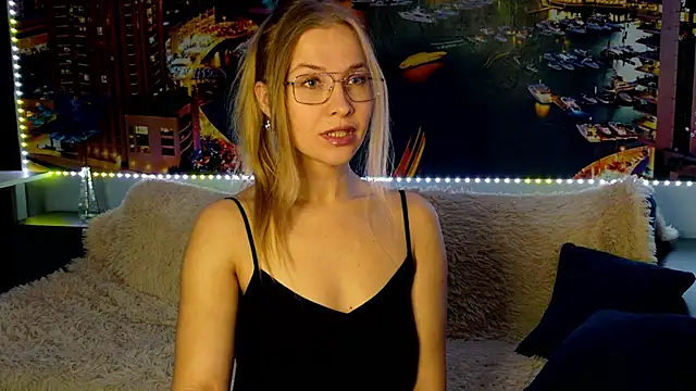 Snapshot of pusyavykusya chatting on November 12, 11:21 am pusyavykusya online show from November 12, 11:21 am