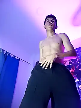 Troy Daniels online show from December 2, 2:42 am