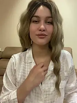 KikiWatson online show from December 13, 7:53 pm