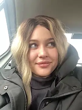 KikiWatson online show from December 17, 7:07 am