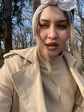 KikiWatson online show from December 23, 10:21 am