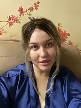 KikiWatson online show from December 31, 4:46 pm