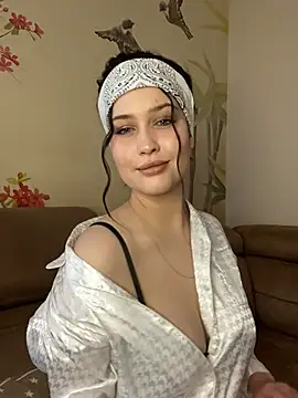 KikiWatson online show from March 2, 12:11 pm