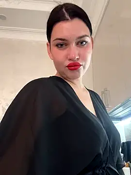 KikiWatson online show from November 28, 9:01 am