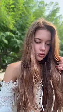 KikiWatson online show from June 16, 7:00 am