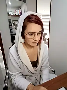 Snapshot of your_red_rose_ chatting on December 10, 2:06 pm your red rose online show from December 10, 2:06 pm