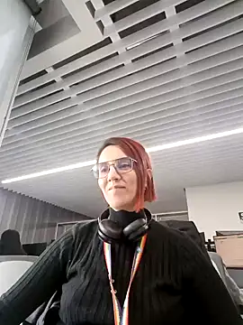 Snapshot of your_red_rose_ chatting on January 28, 4:19 pm your red rose online show from January 28, 4:19 pm