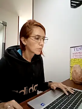 Snapshot of your_red_rose_ chatting on February 28, 4:20 pm your red rose online show from February 28, 4:20 pm