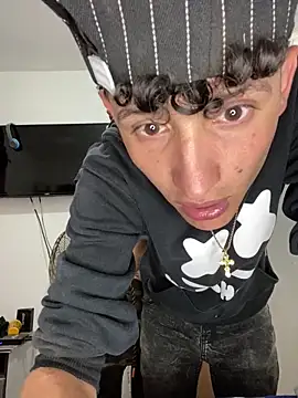 LatinBoysxxx online show from January 20, 6:53 pm