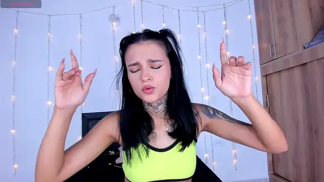 medussa13  online show from February 26, 1:11 am