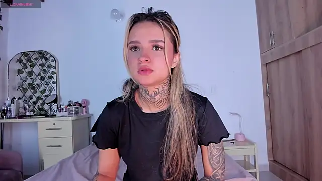 medussa13  online show from July 23, 1:53 pm