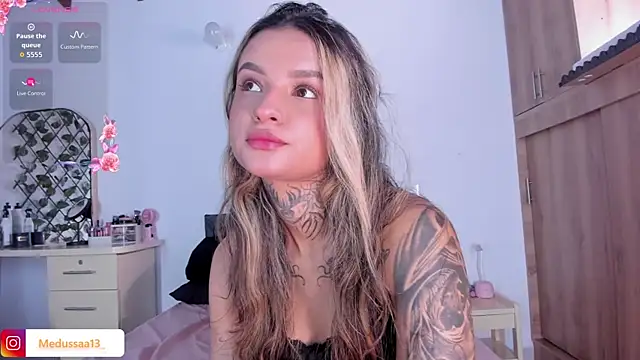 medussa13  online show from August 1, 1:10 pm