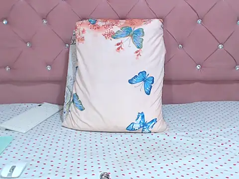 sharonbrown28 online show from October 7, 9:34 pm