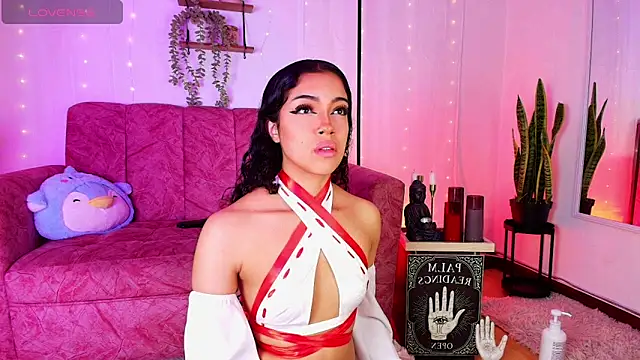 Sara Jhonson online show from June 15, 11:40 pm
