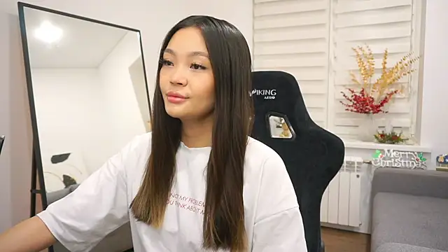 Peopleneedlove144 online show from January 3, 6:03 pm