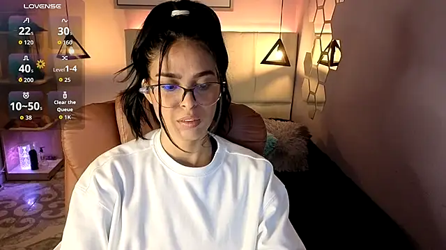 AlessiaVal  online show from October 2, 2:13 pm