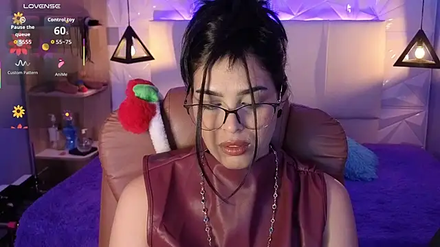 AlessiaVal  online show from December 20, 8:05 pm