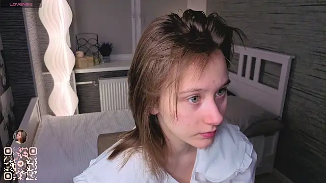 Snapshot of EthalBuffkin chatting on February 15, 7:10 pm EthalBuffkin online show from February 15, 7:10 pm