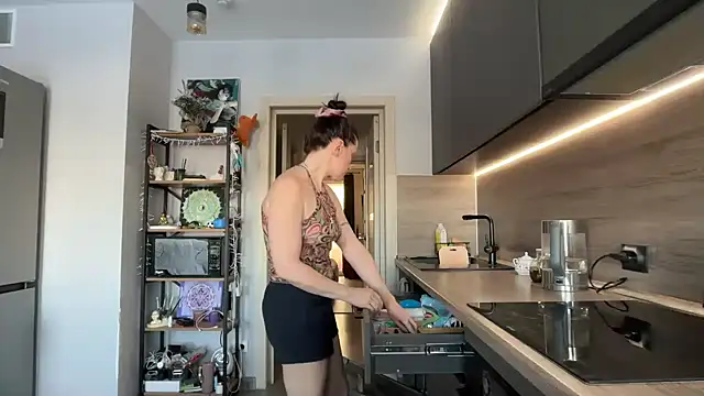 Snapshot of jainesummer chatting on February 13, 8:21 am jainesummer online show from February 13, 8:21 am