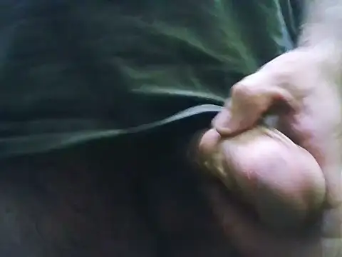 loganwolverine02 online show from June 18, 4:44 pm