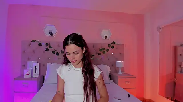 HannaRhodes online show from January 16, 10:23 pm