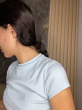 HannaRhodes online show from October 1, 1:17 pm