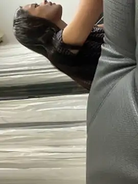 HannaRhodes online show from December 5, 4:10 am