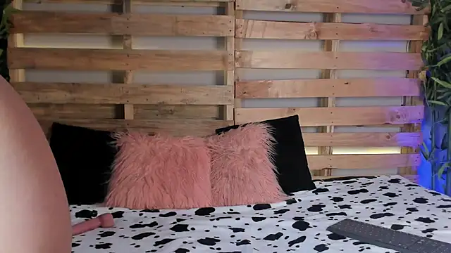  kylie  smith  online show from February 12, 1:19 am
