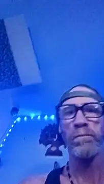 Snapshot of Undercover_Pornstar chatting on March 30, 2:40 pm Undercover Pornstar online show from March 30, 2:40 pm